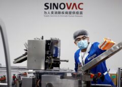 China diz que OMS aprovou uso emergencial de vacina contra coronavírus