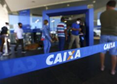 Caixa paga abono salarial para nascidos em outubro