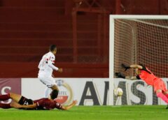 Em jogo de muitos gols, São Paulo perde para o Lanús na Argentina