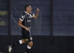 Corinthians vence Vasco e mantém invencibilidade de 10 anos