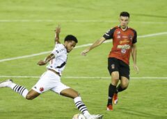 Vasco joga para o gasto, segura Caracas e avança na Sul-Americana