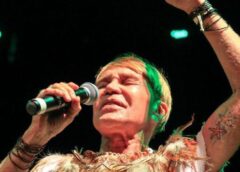 Cantor Zezinho Corrêa morre de covid-19