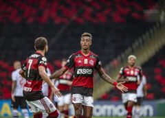 Flamengo enfrenta Corinthians no Maracanã em busca da ponta da tabela