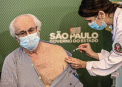 Idosos acima de 90 anos começam a ser vacinados em São Paulo