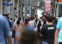 Brasil registra 92 mortes e 12,6 mil novos casos de covid-19