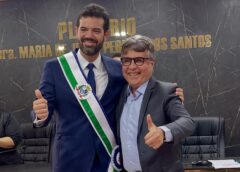 MONSENHOR GIL – PI: EVANDRO ABREU RECEBE A FAIXA DO SEU ANTECESSOR E TOMA POSSE SENDO ELEITO PREFEITO PELA PRIMEIRA VEZ DEPOIS DE DOIS MANDATOS DE VICE PREFEITO