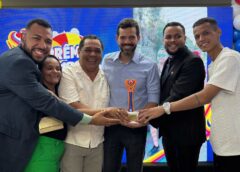 MONSENHOR GIL VENCE COMO MELHOR CORSO NO PRÊMIO CARNAVAL 180 – 2025