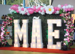 PREFEITURA DE DEMERVAL LOBÃO REALIZA FESTA EM HOMENAGEM AO DIA DAS MÃES COM DISTRIBUIÇÃO DE MUITOS BRINDES PARA AS MÃES PRESENTES NO GINÁSIO POLIESPORTIVO MÃO SANTA
